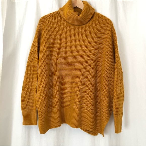 Vero Moda caramel oversized cowl neck knit sweater. Size S. - Picture 2 of 11